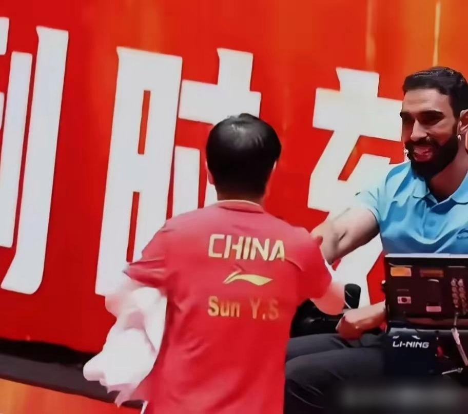 AG官网-一场胜利的比赛赢得了观众的掌声！