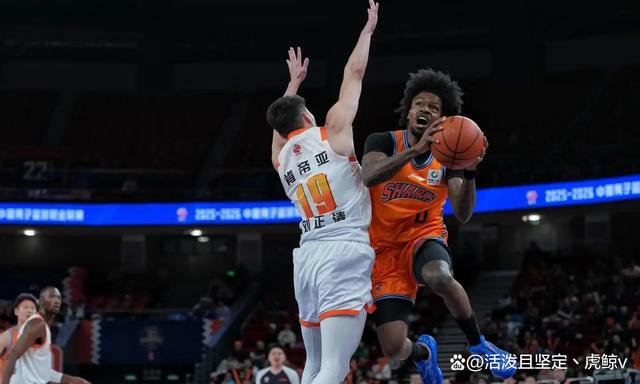 AG官方-广厦男篮主场艰难取胜，连胜保持(广厦男篮主场艰难取胜,连胜保持什么状态)